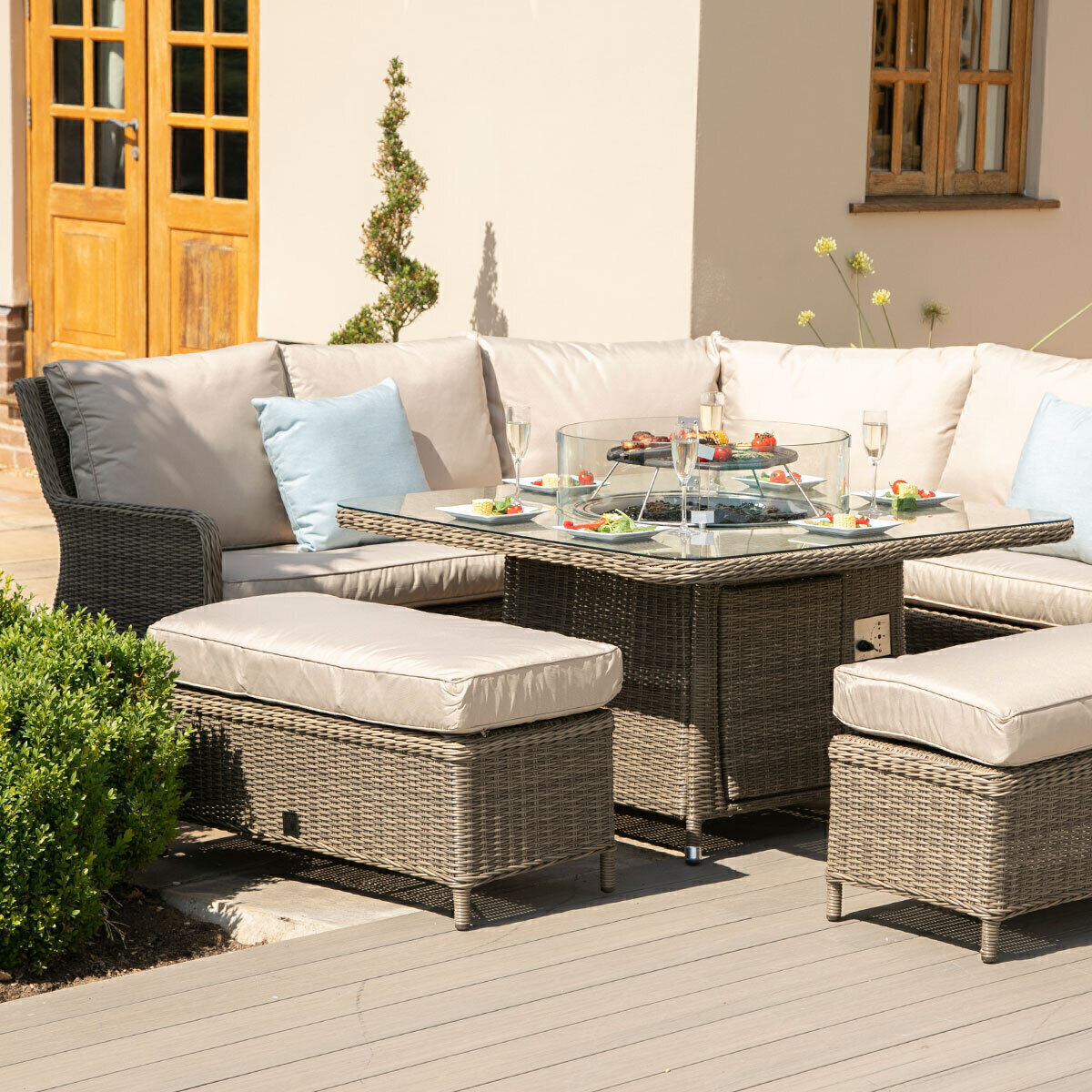 HomHomeflair – Winchester Royal Rattan Corner Dining Sofa Set with Firepit