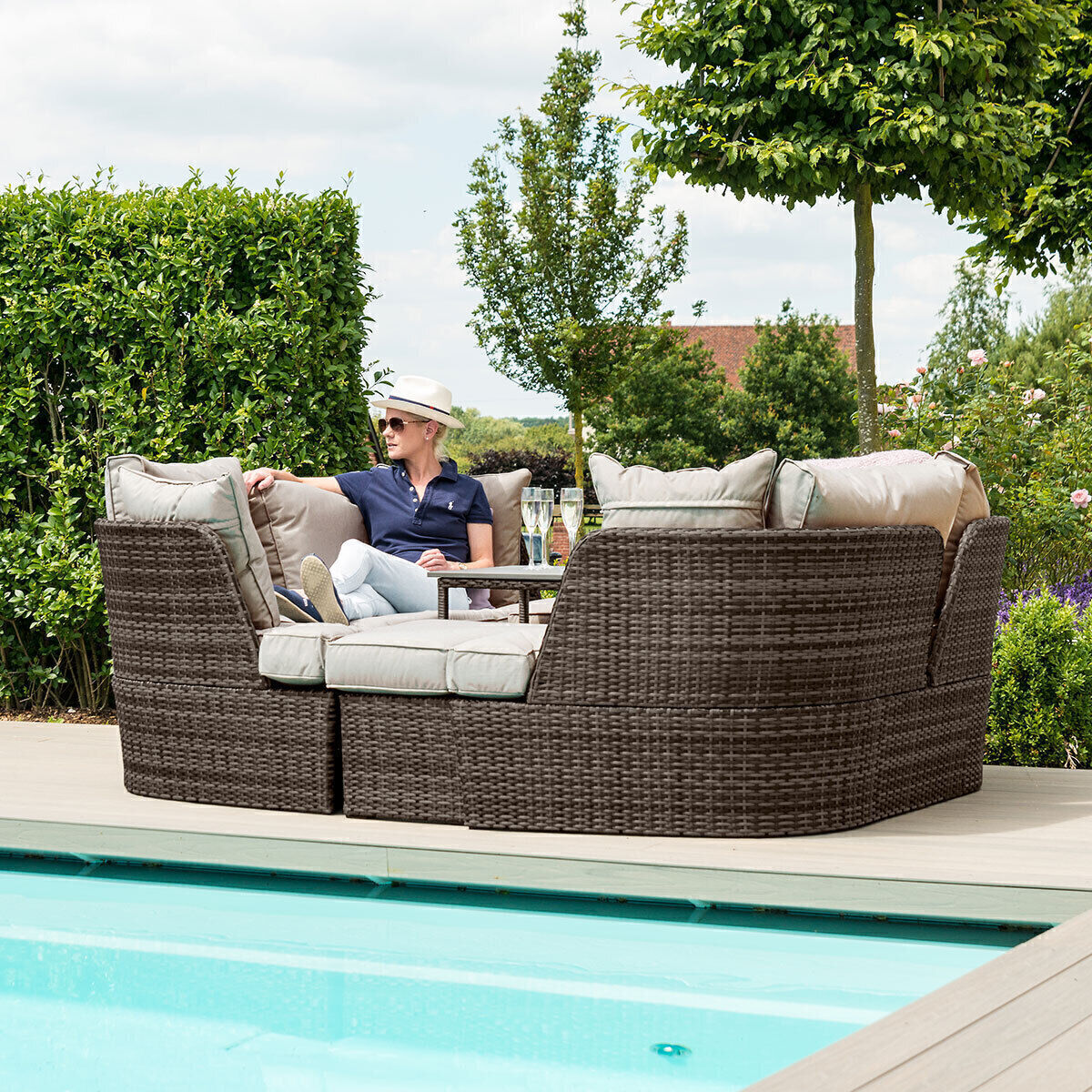 Homeflair - Cheltenham Rattan Daybed