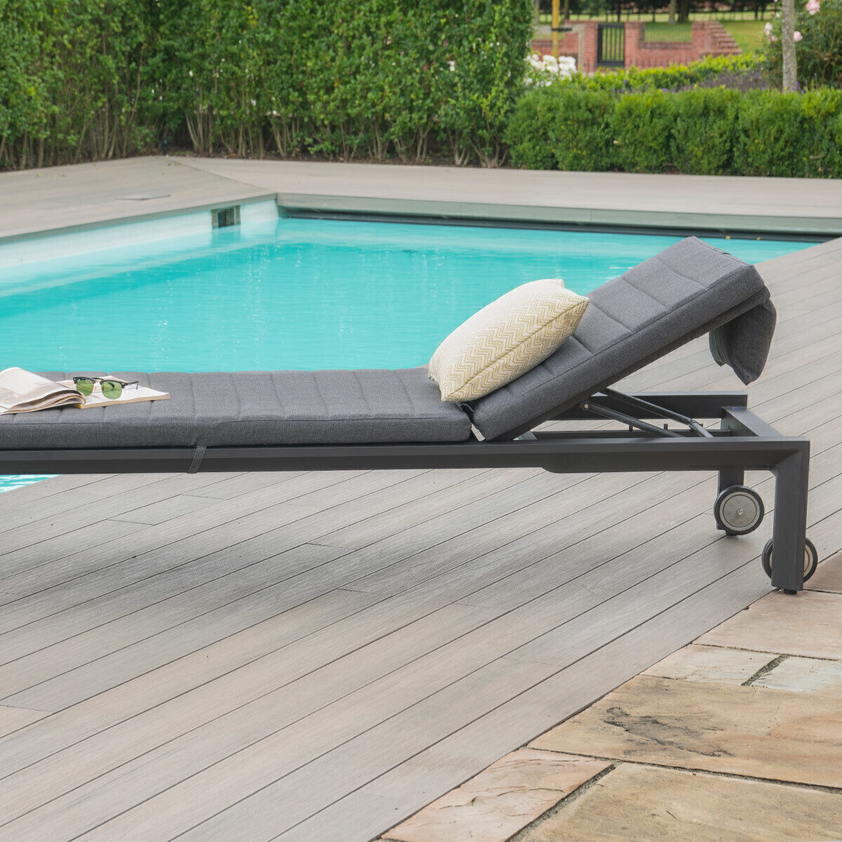 Homeflair - Manhattan Aluminium Sunlounger