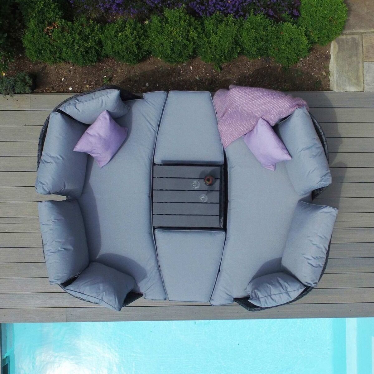 Homeflair – Lotus Rattan Daybed