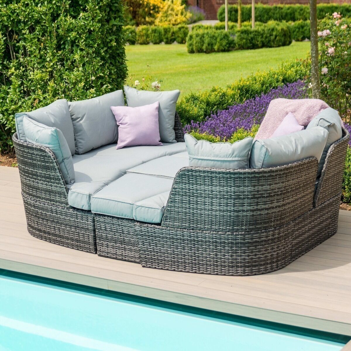 Homeflair – Lotus Rattan Daybed