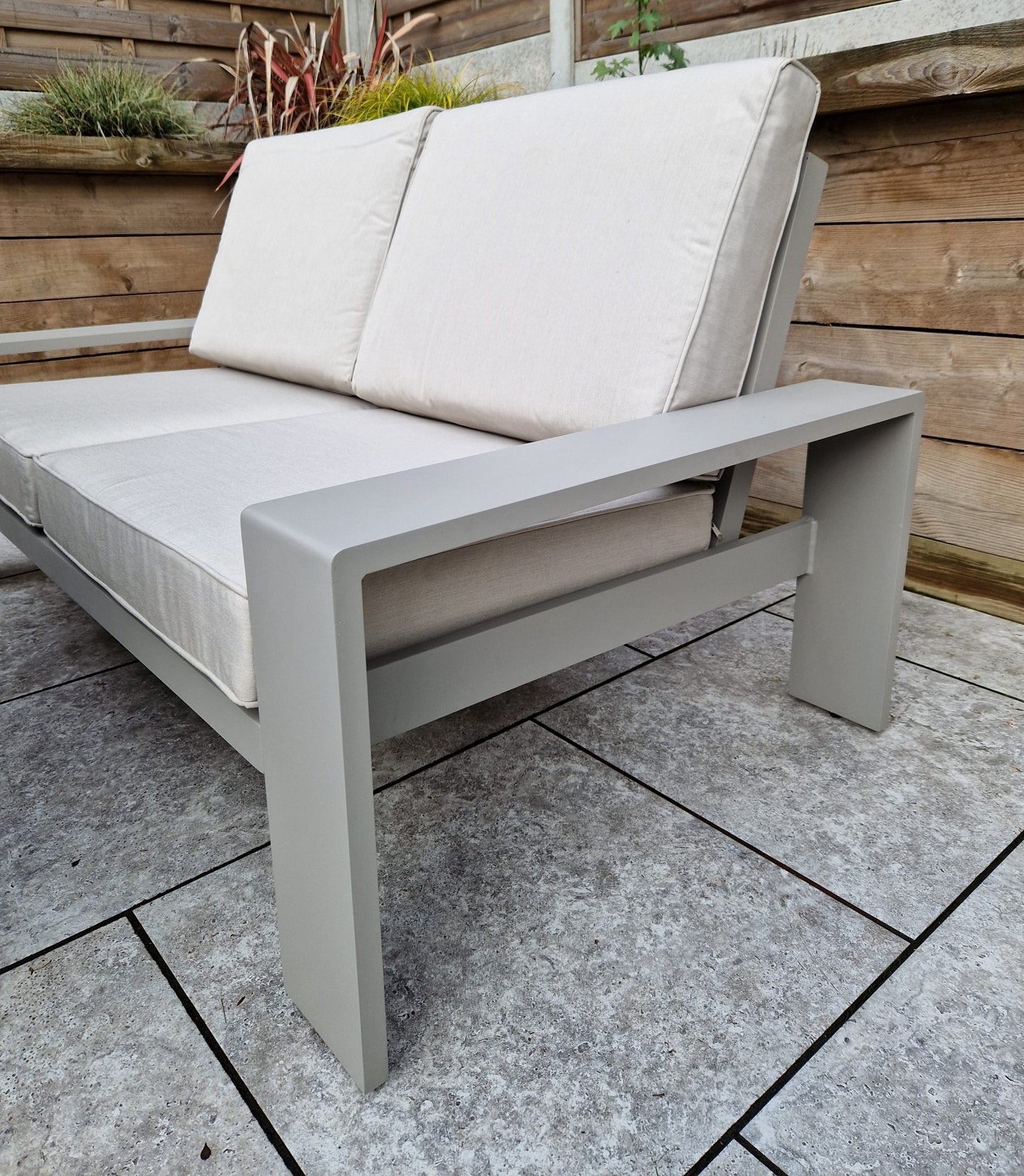 Venus 2 + 2 Seater with Firepit Table | Venu0417