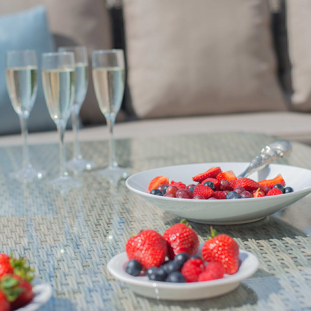 Homeflair - Cotswold Sofa Rattan Dining Set