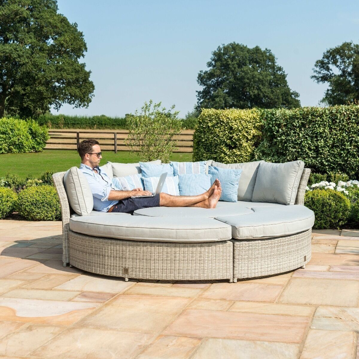 Homeflair - Oxford Rattan Lifestyle Suite