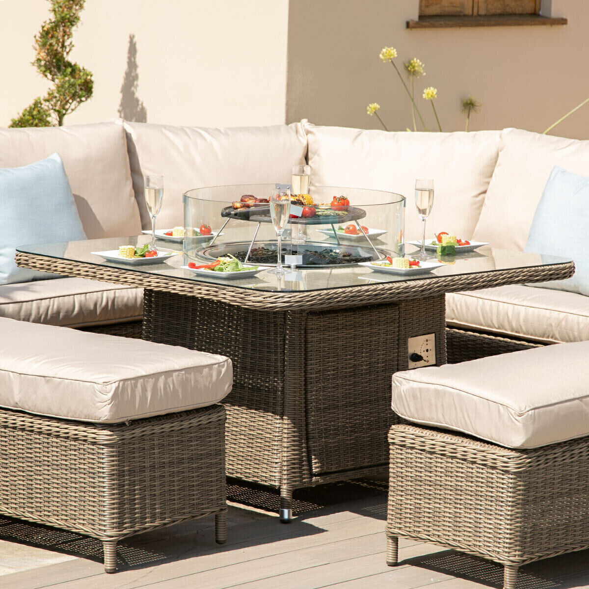 HomHomeflair – Winchester Royal Rattan Corner Dining Sofa Set with Firepit