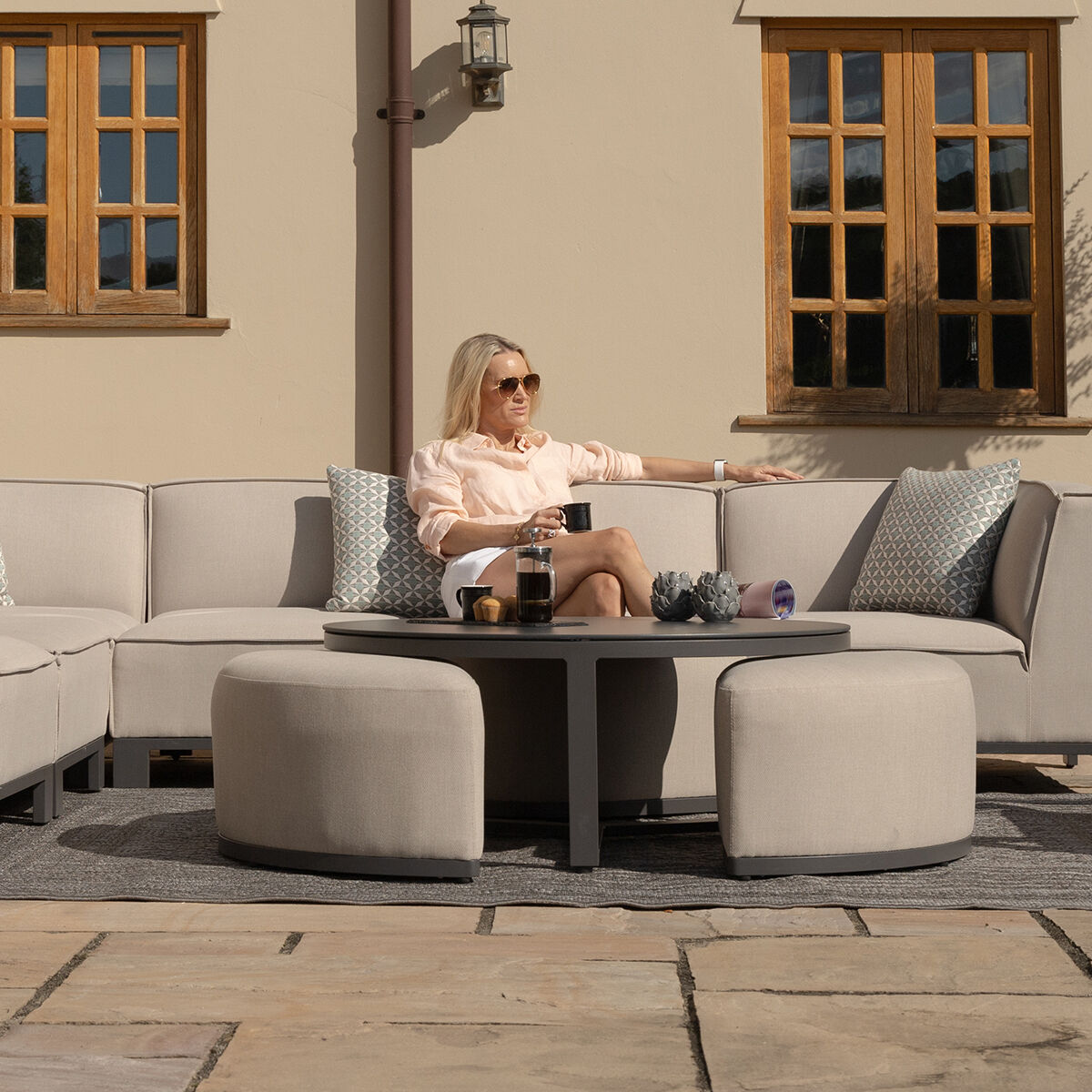Homeflair -Outdoor Fabric Round Coffee Table
