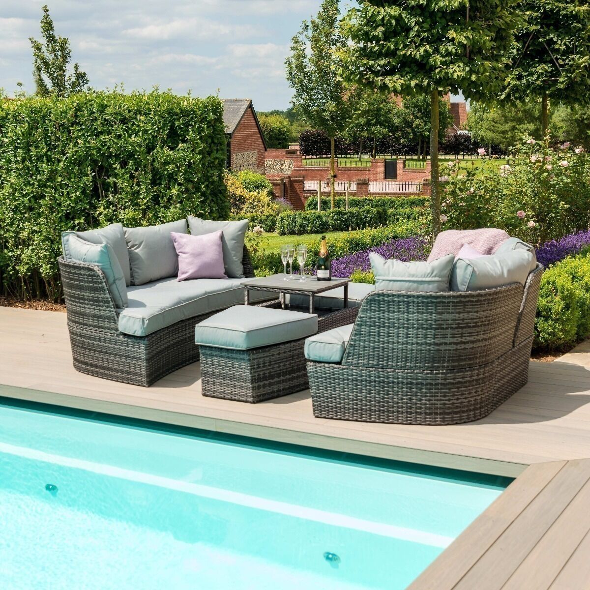 Homeflair – Lotus Rattan Daybed