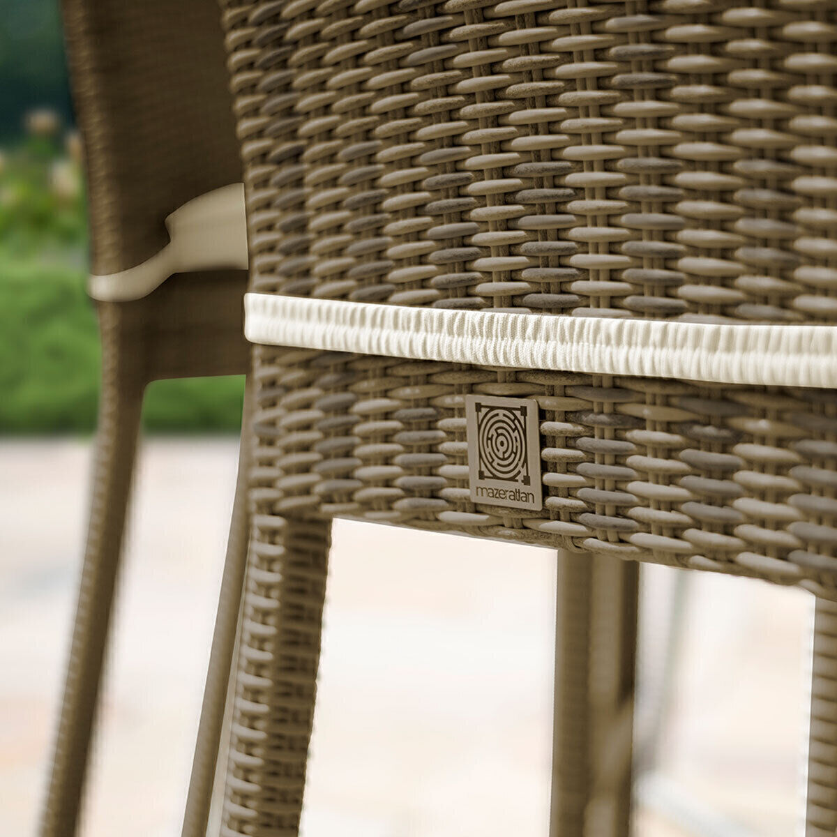 Homeflair -Winchester 6 Seater Round Rattan Bar Set