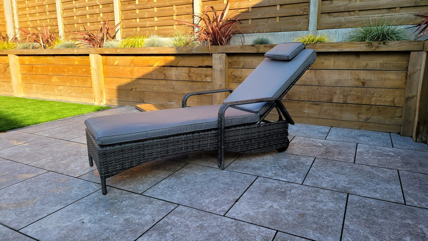 Rattan Single Sun lounger with drinks table | Savannah | Sava0404
