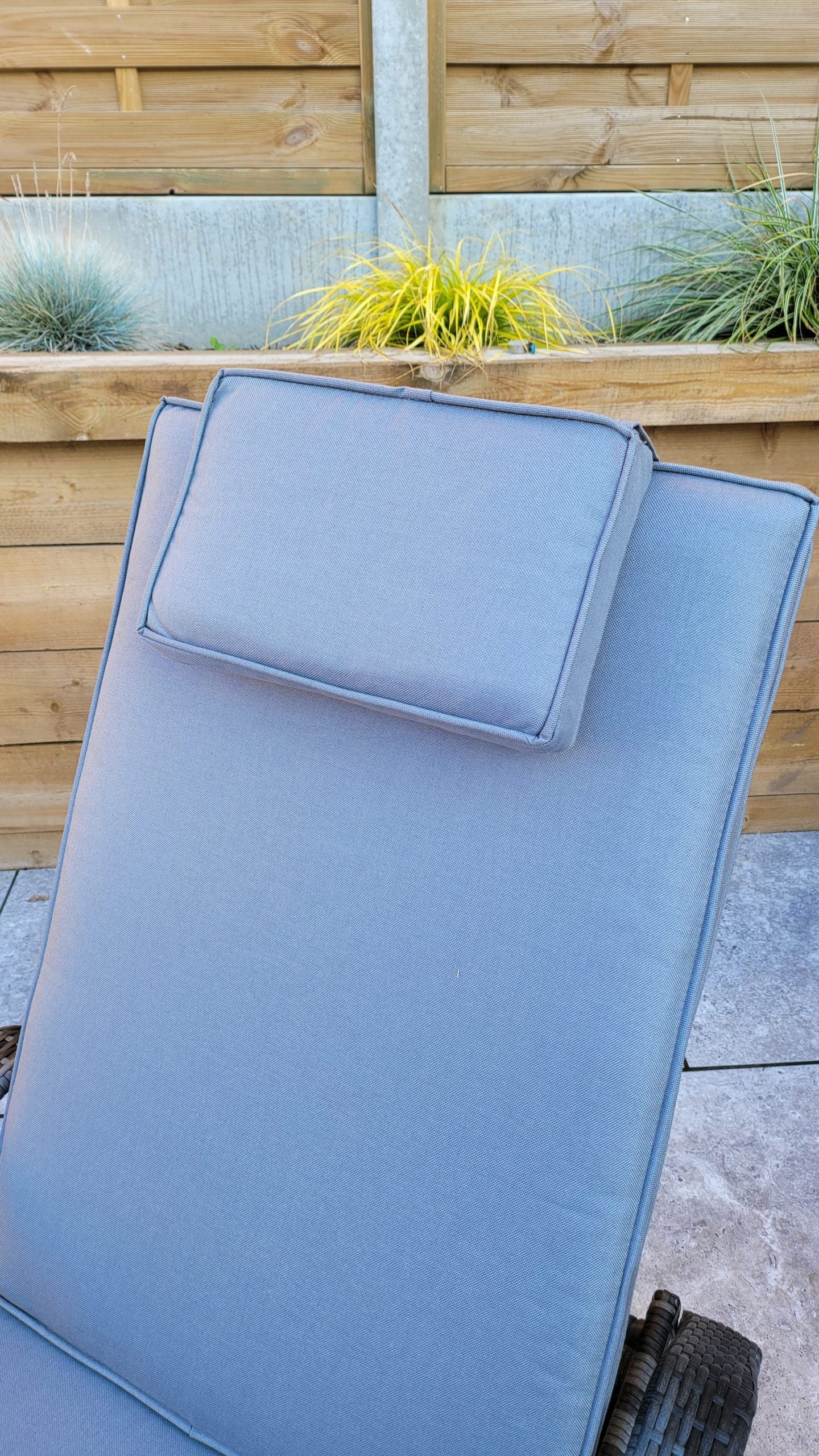Rattan Single Sun lounger with drinks table | Savannah | Sava0404