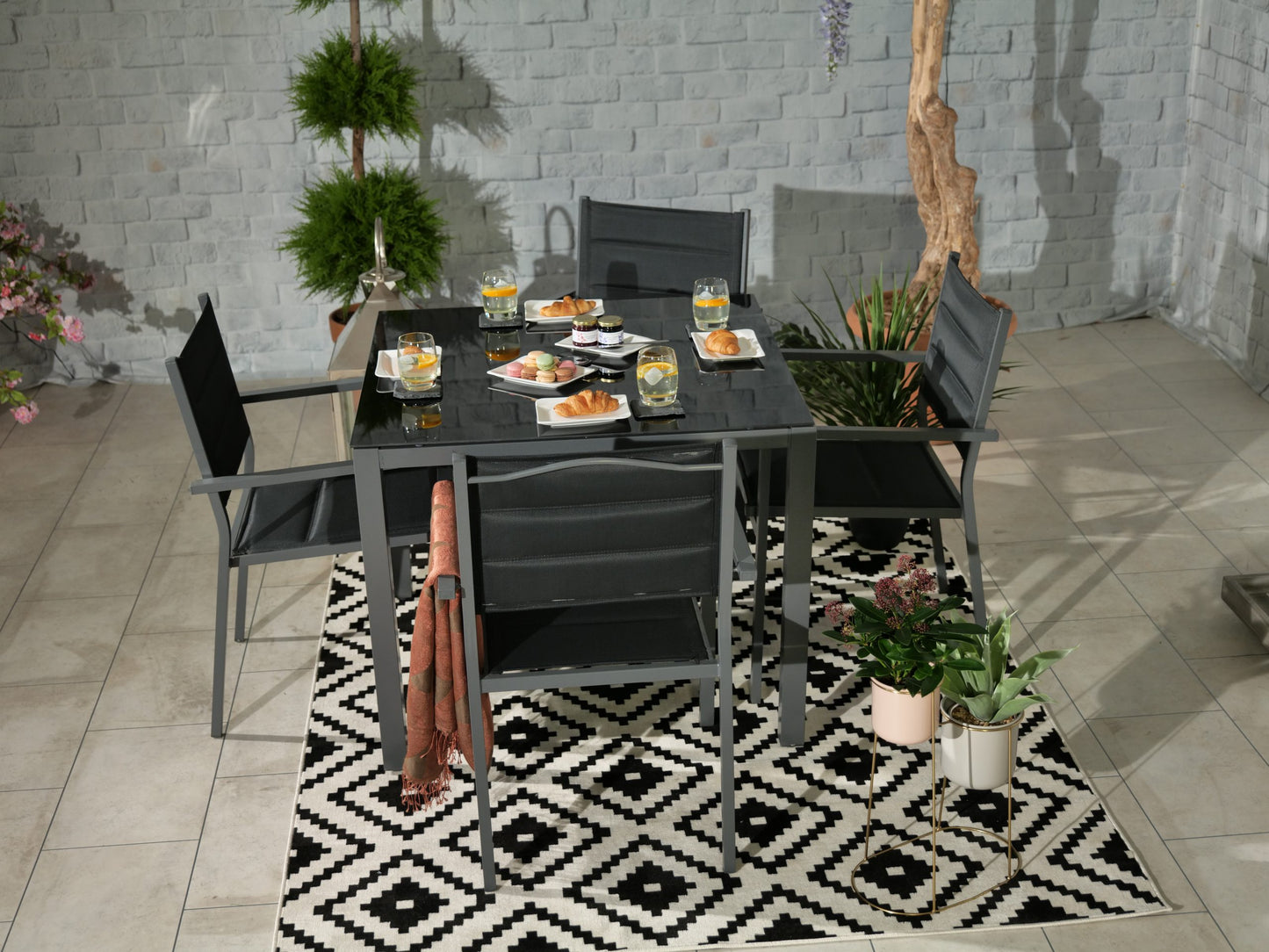 Sorrento 4 Seater Dining Set Including Parasol | AMIR | SOR-01