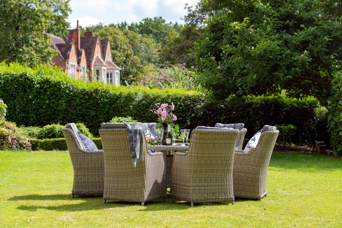 Rattan Wentworth 6 Seater Round Imperial Dining Set | AMIR | WEN140COM-WS