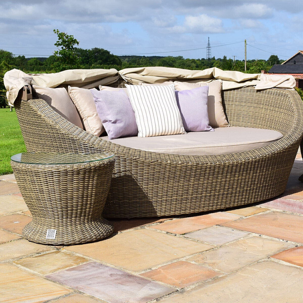 Homeflair - Winchester Rattan Daybed