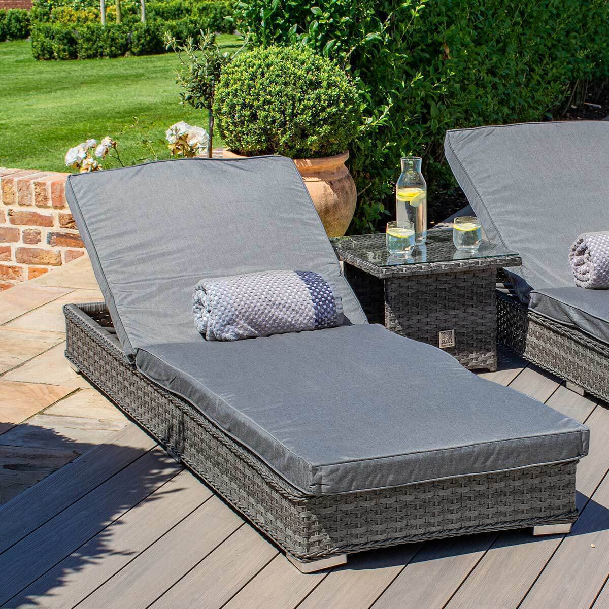 Homeflair - Victoria Rattan Sunlounger Set