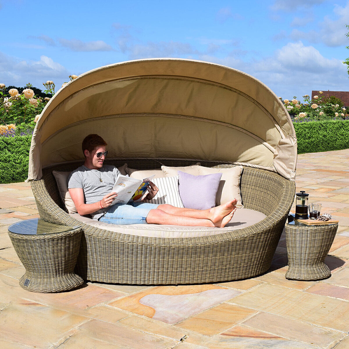 Homeflair - Winchester Rattan Daybed