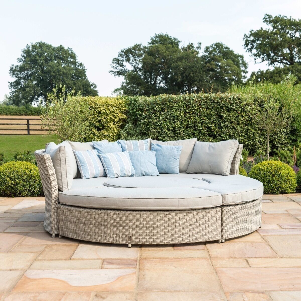 Homeflair - Oxford Rattan Lifestyle Suite