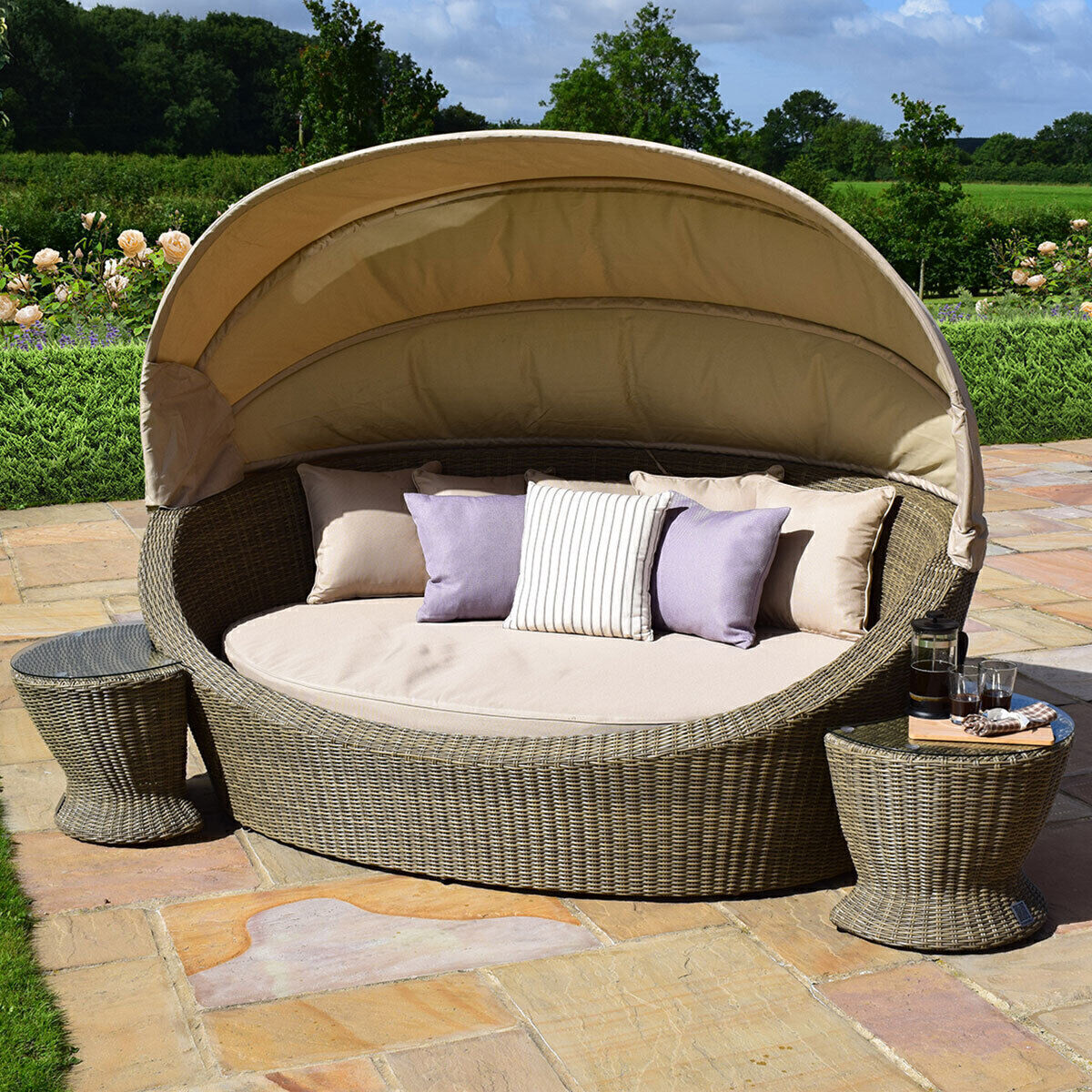 Homeflair - Winchester Rattan Daybed