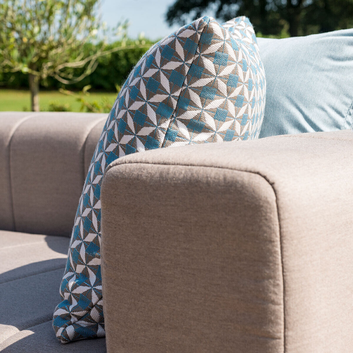 Homeflair -Pair of Outdoor Sunbrella Fabric Scatter Cushion