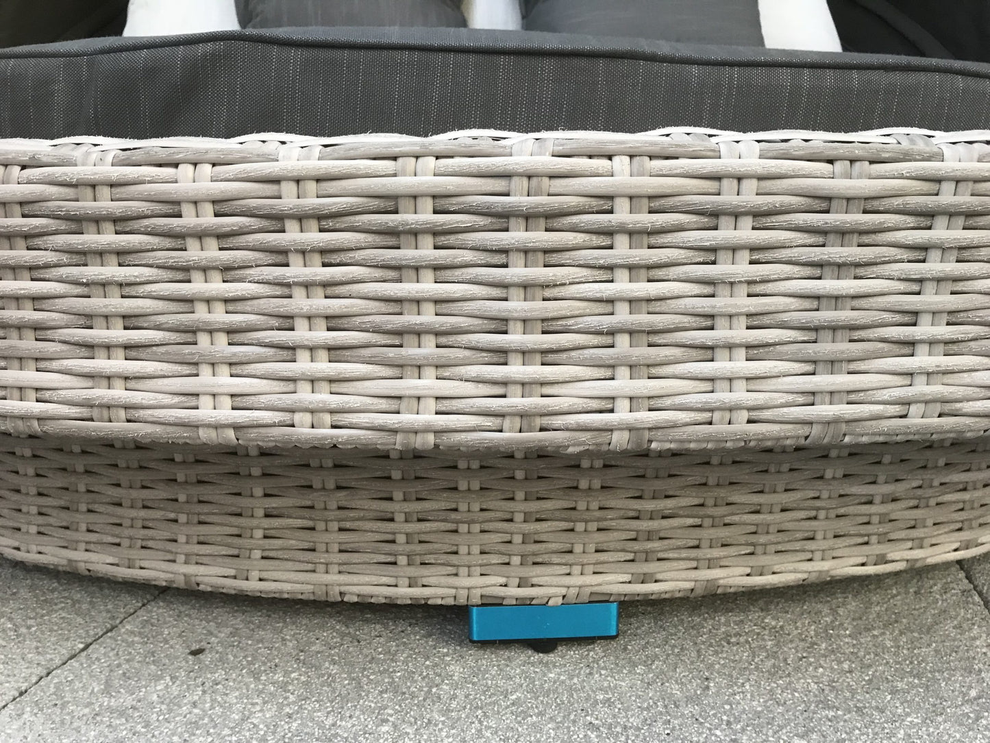 Rattan Large Round Daybed in Grey | Madison | Madi0193
