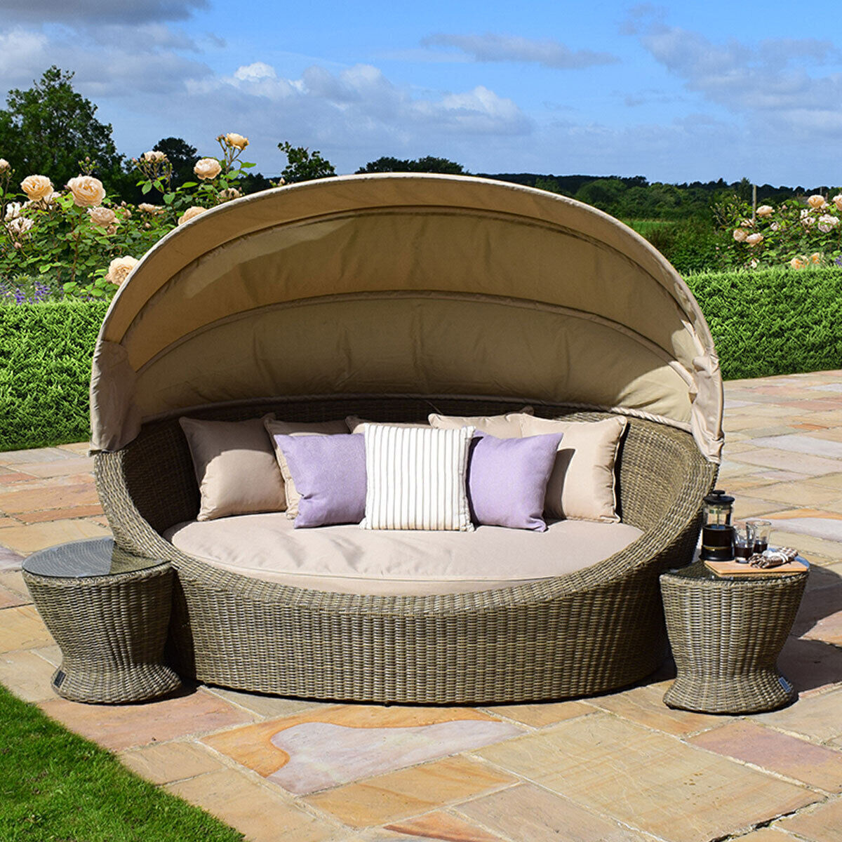 Homeflair - Winchester Rattan Daybed