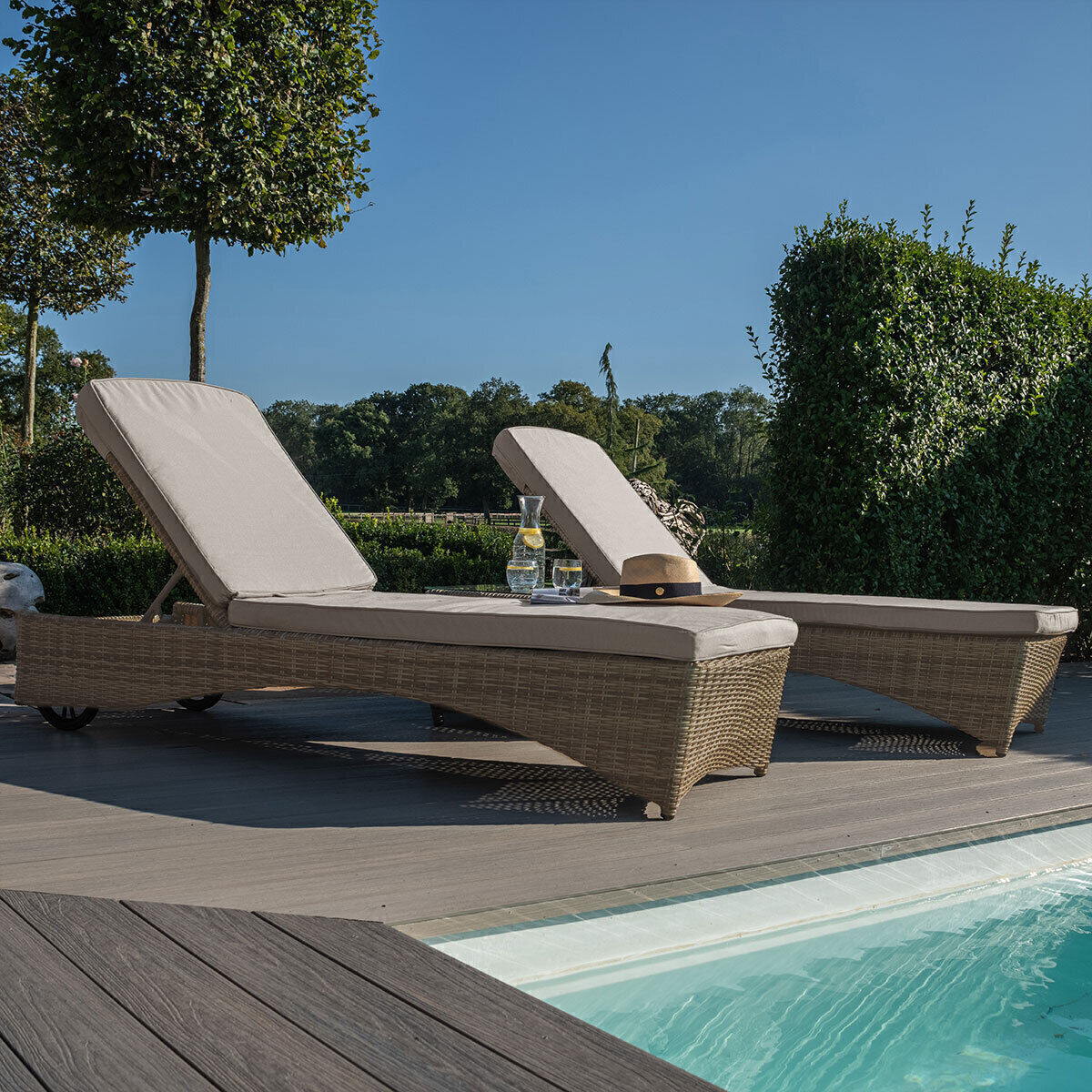 Homeflair - Winchester Rattan Sunlounger Set