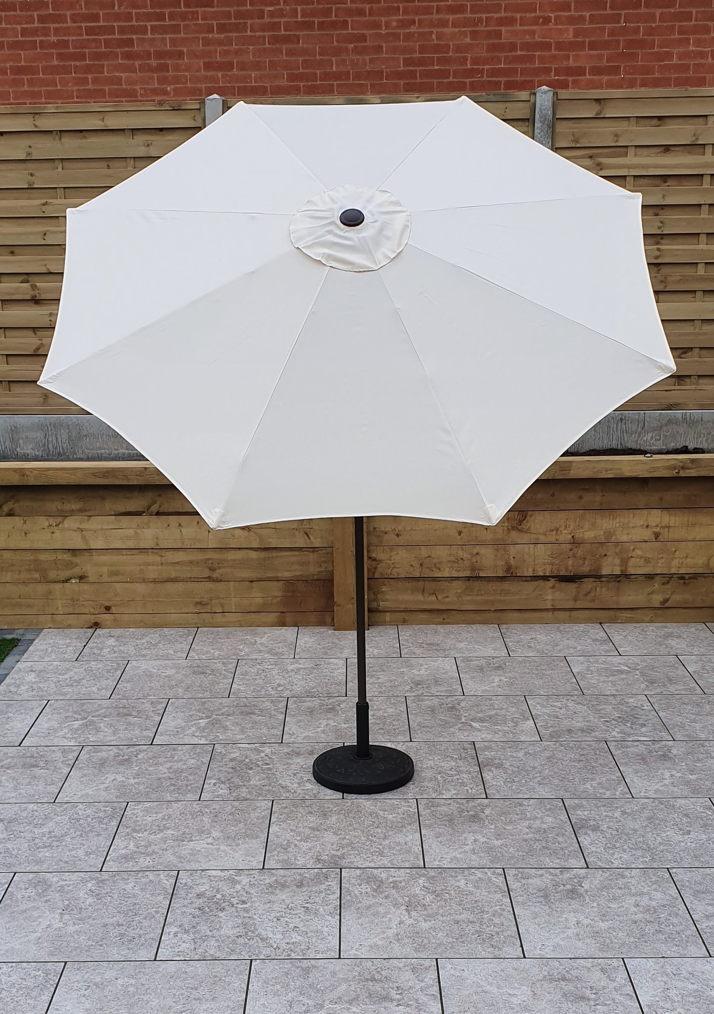 Rattan 2.5m Table Parasol in Beige with Tilt | Para0076