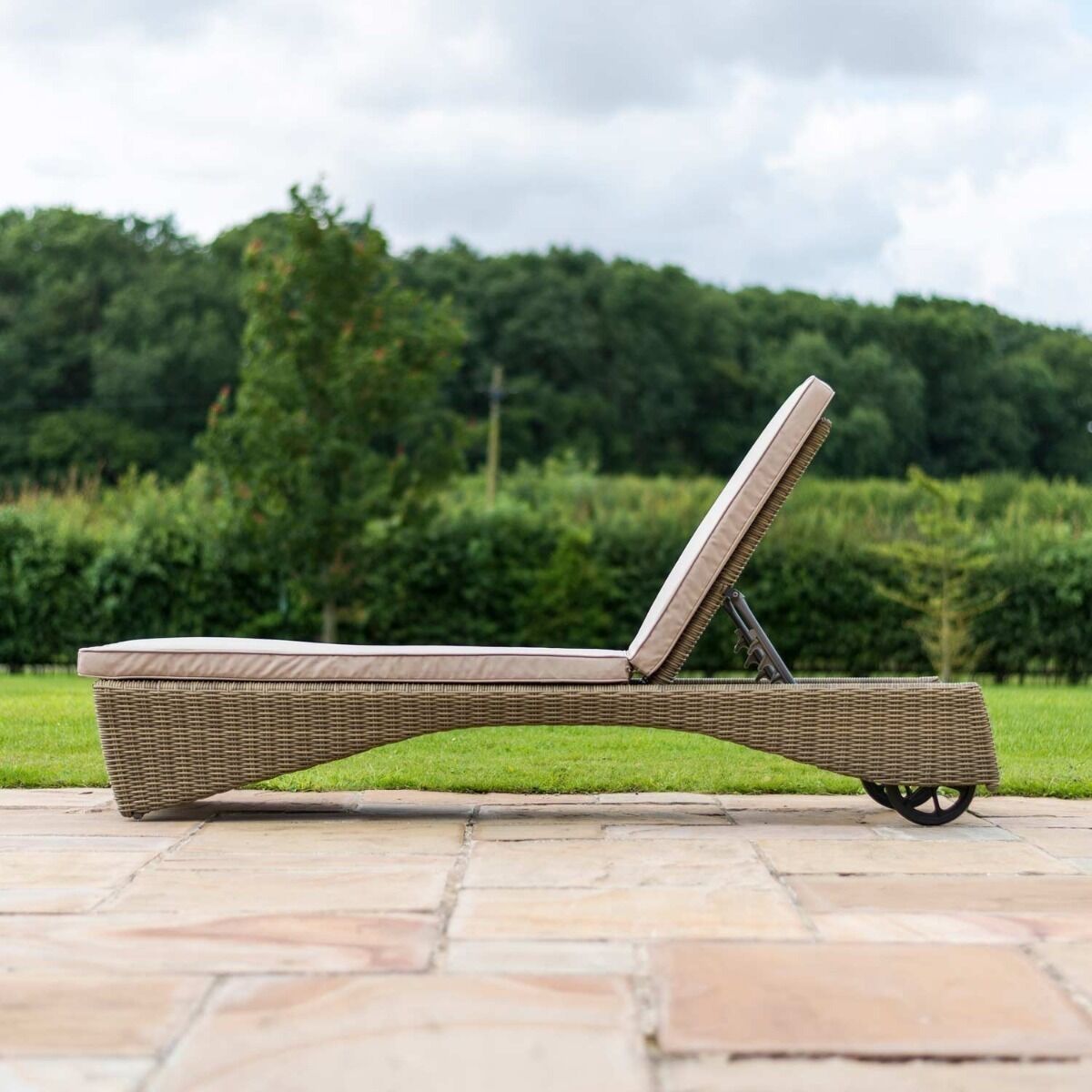 Homeflair - Winchester Rattan Sunlounger Set