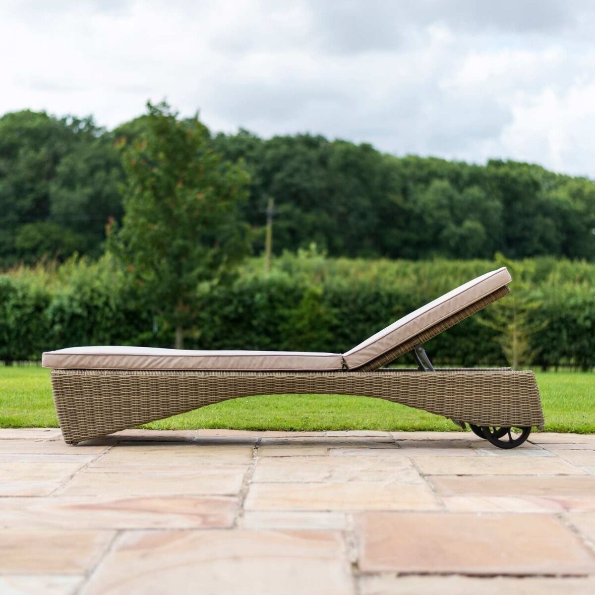 Homeflair - Winchester Rattan Sunlounger Set