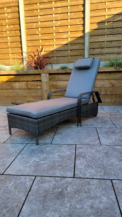 Rattan Single Sun lounger with drinks table | Savannah | Sava0404
