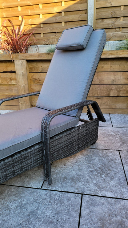 Rattan Single Sun lounger with drinks table | Savannah | Sava0404