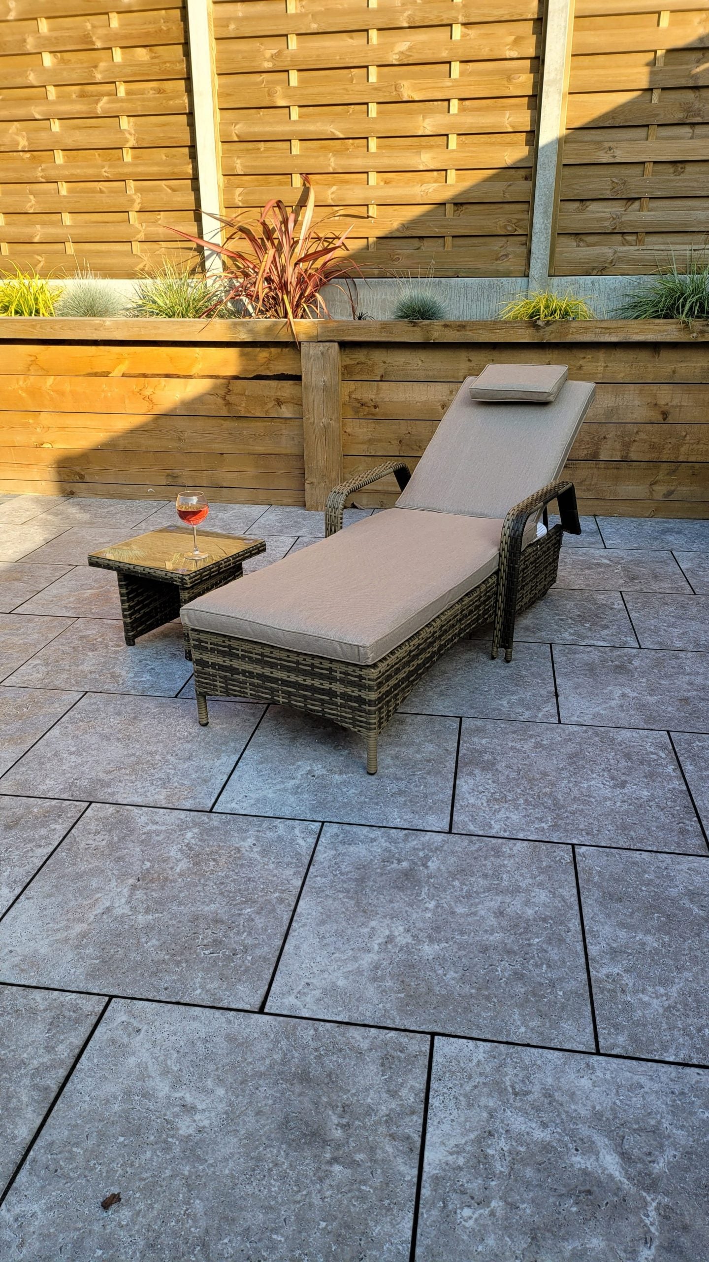 Rattan Single Sun lounger with drinks table | Savannah | Sava0406