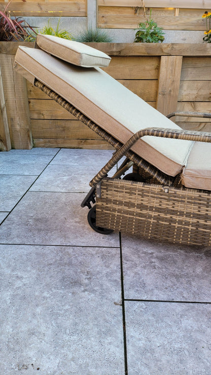 Rattan Single Sun lounger with drinks table | Savannah | Sava0406