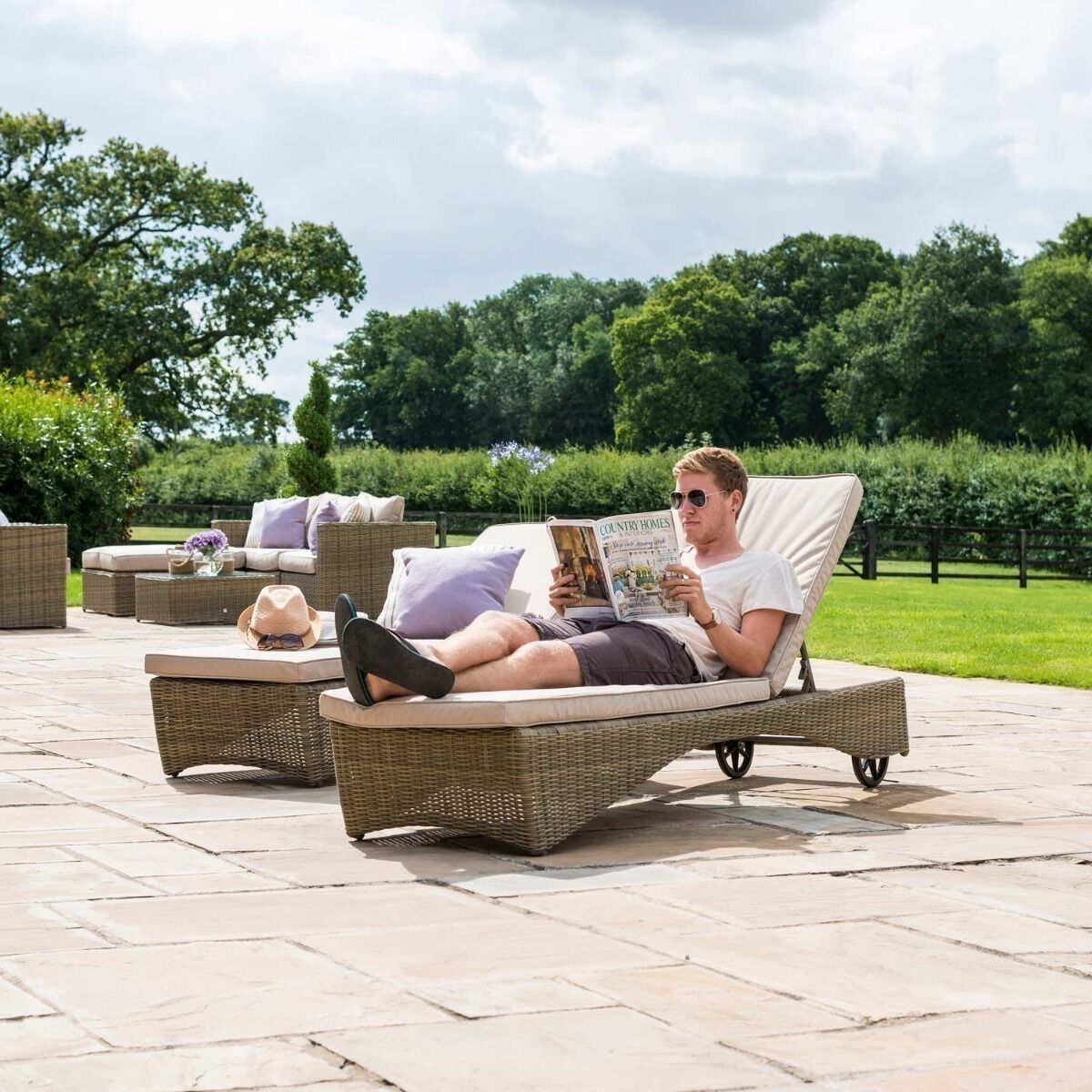 Homeflair - Winchester Rattan Sunlounger Set