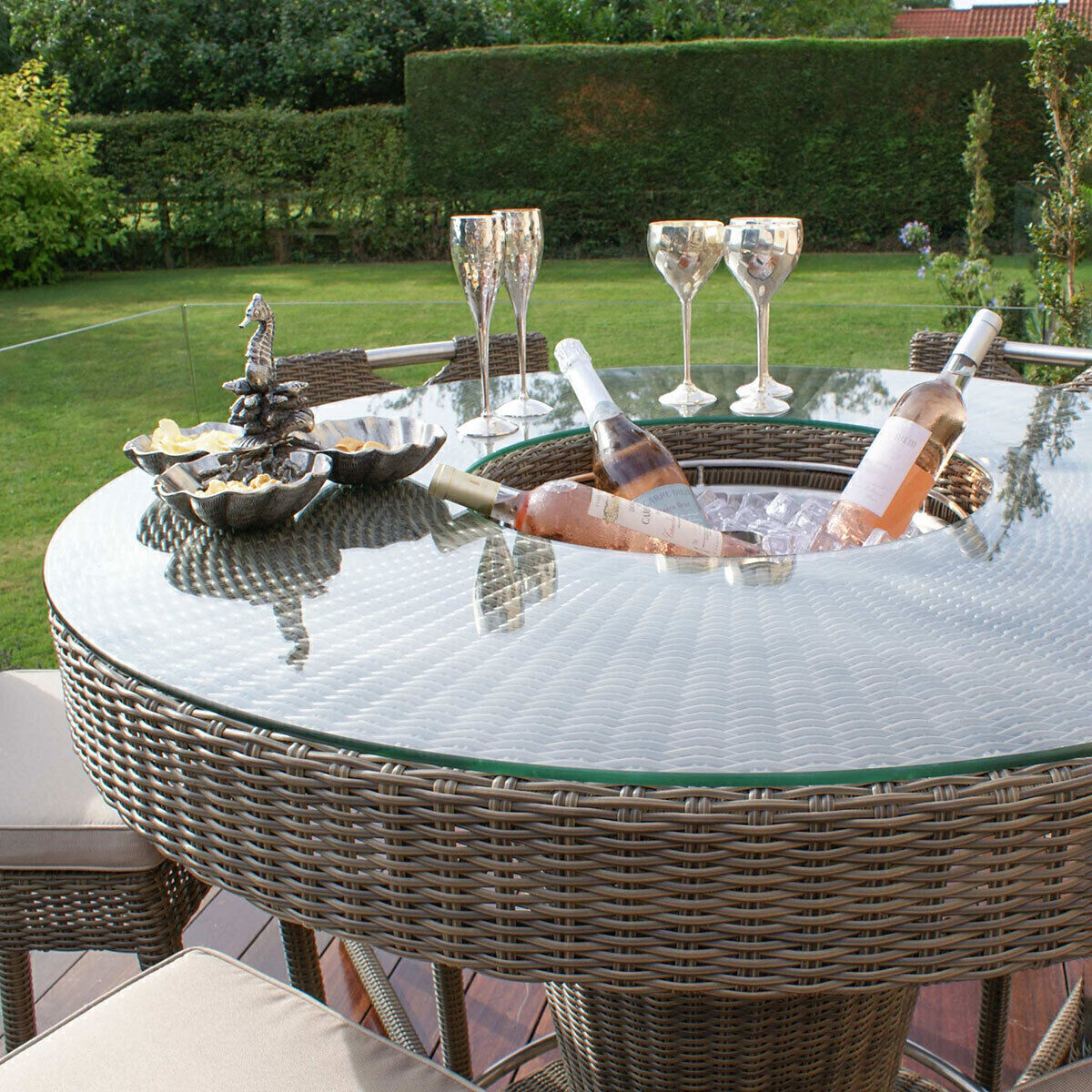 Homeflair -Winchester 6 Seater Round Rattan Bar Set