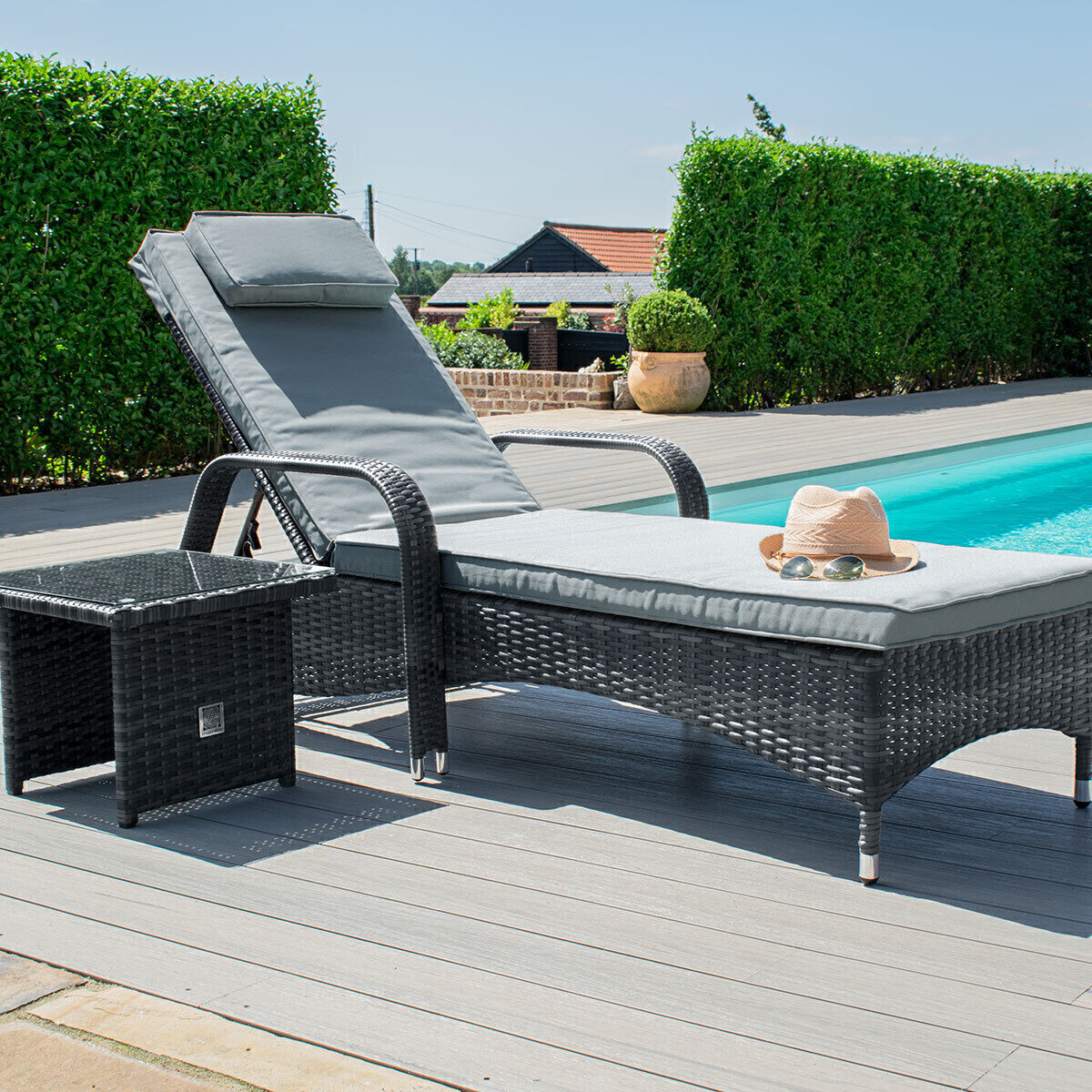 Homeflair - Florida Rattan Sunlounger Set