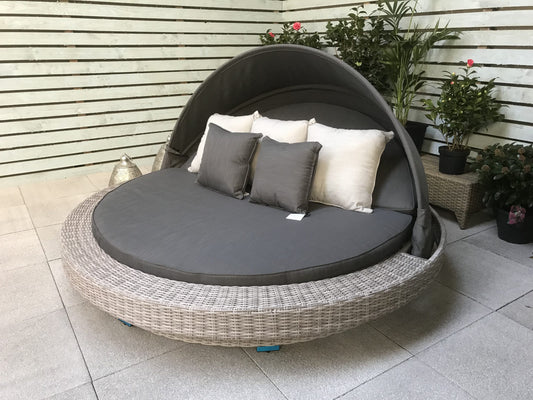 Rattan Large Round Daybed in Grey | Madison | Madi0193