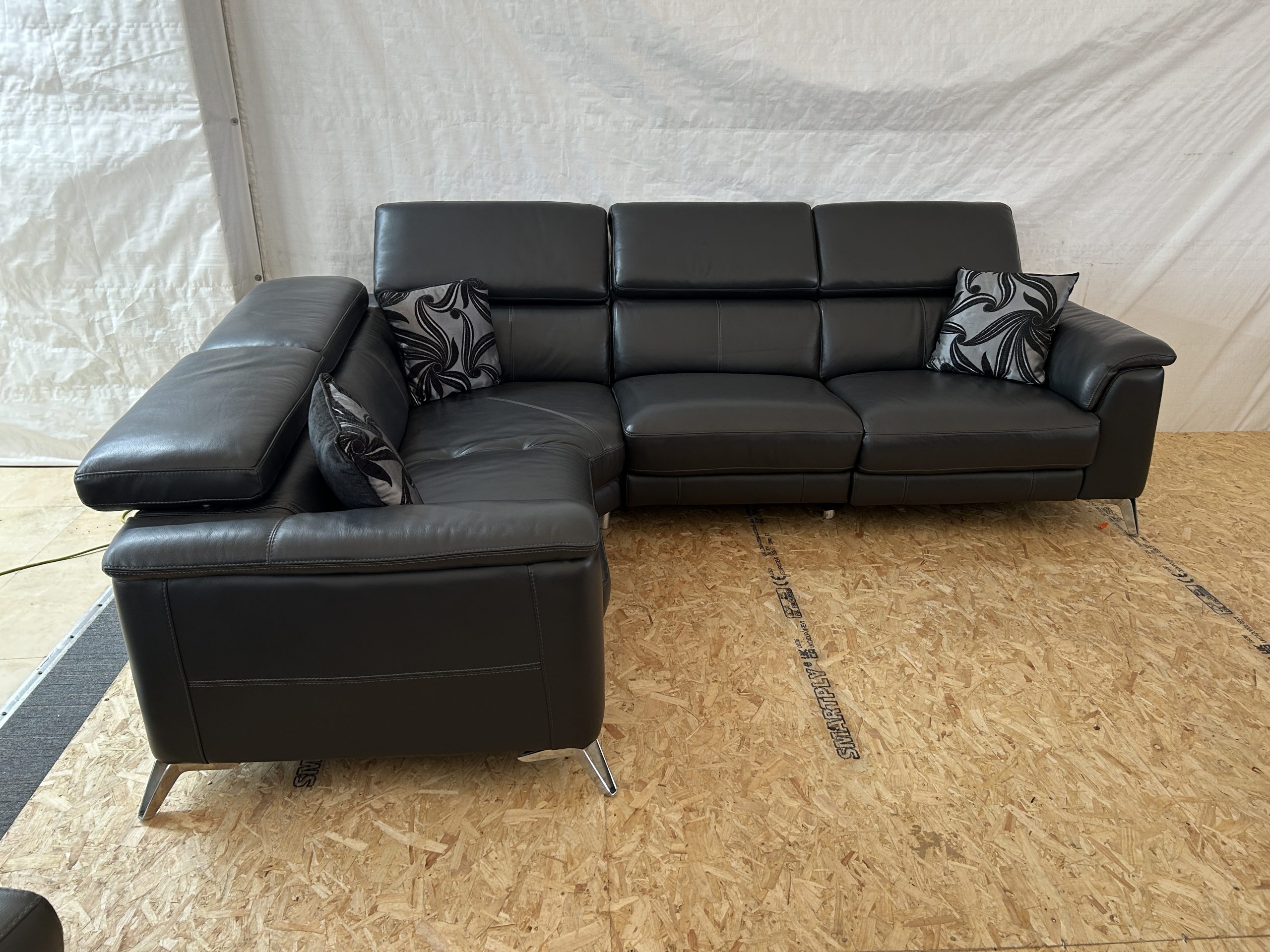 Palermont Ex-Display Leather Electric Recliner Corner Sofa | EXPAL - Image 4