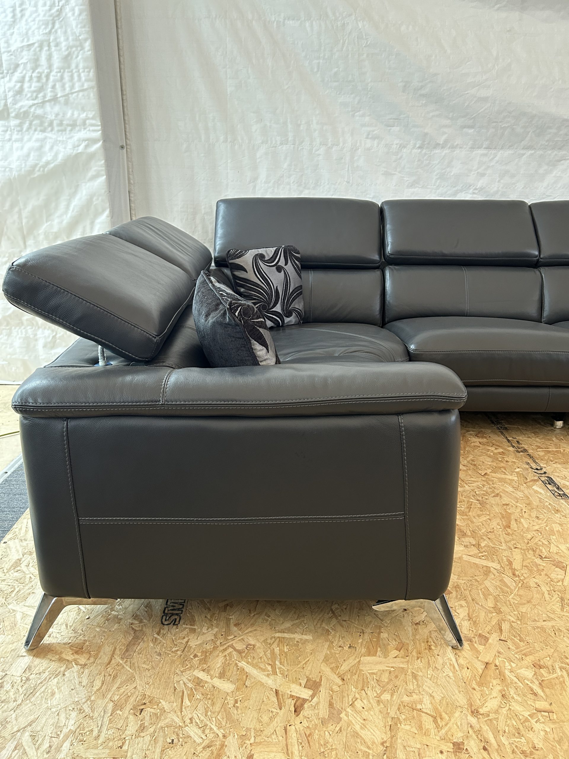 Palermont Ex-Display Leather Electric Recliner Corner Sofa | EXPAL - Image 5
