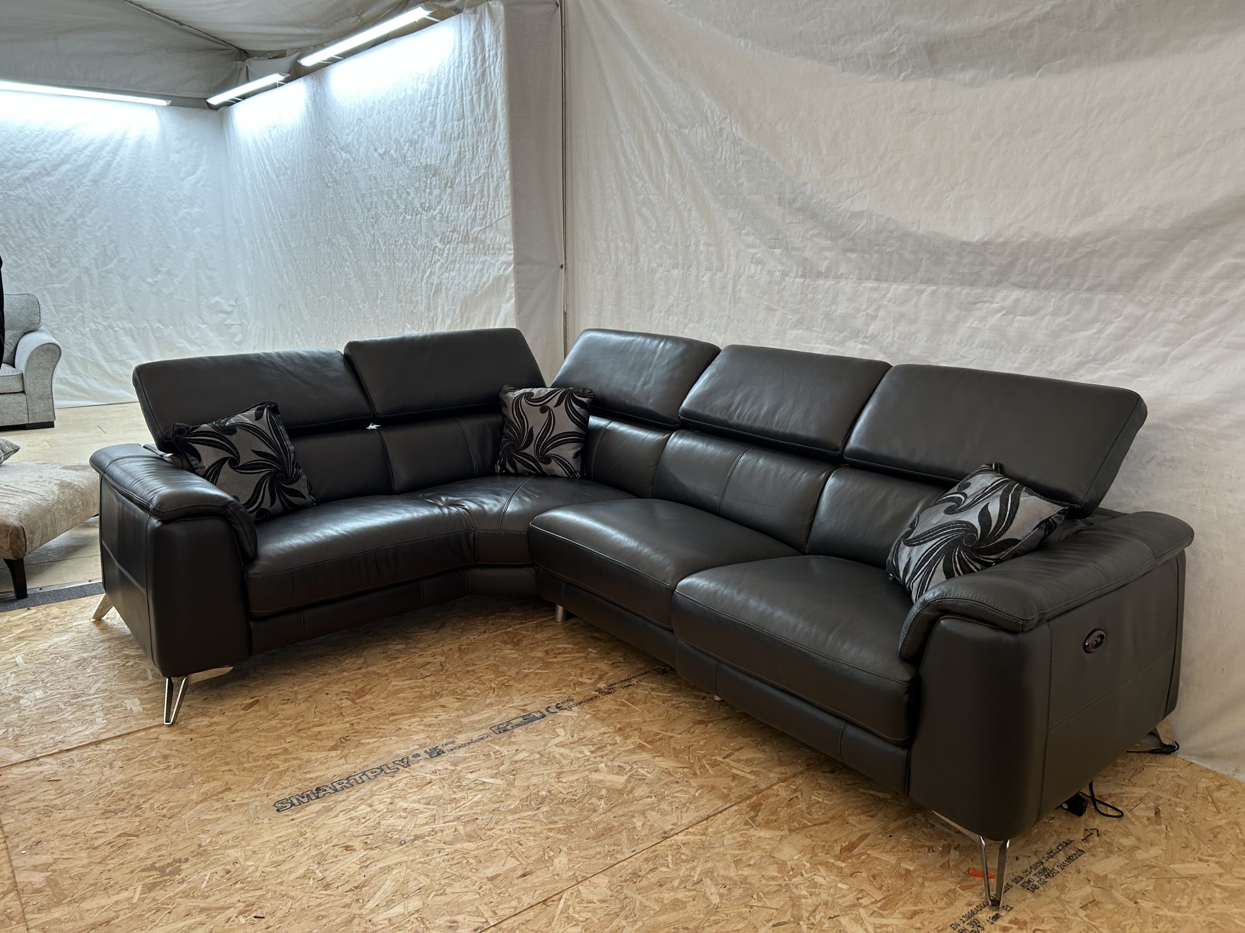 Palermont Ex-Display Leather Electric Recliner Corner Sofa | EXPAL - Image 8