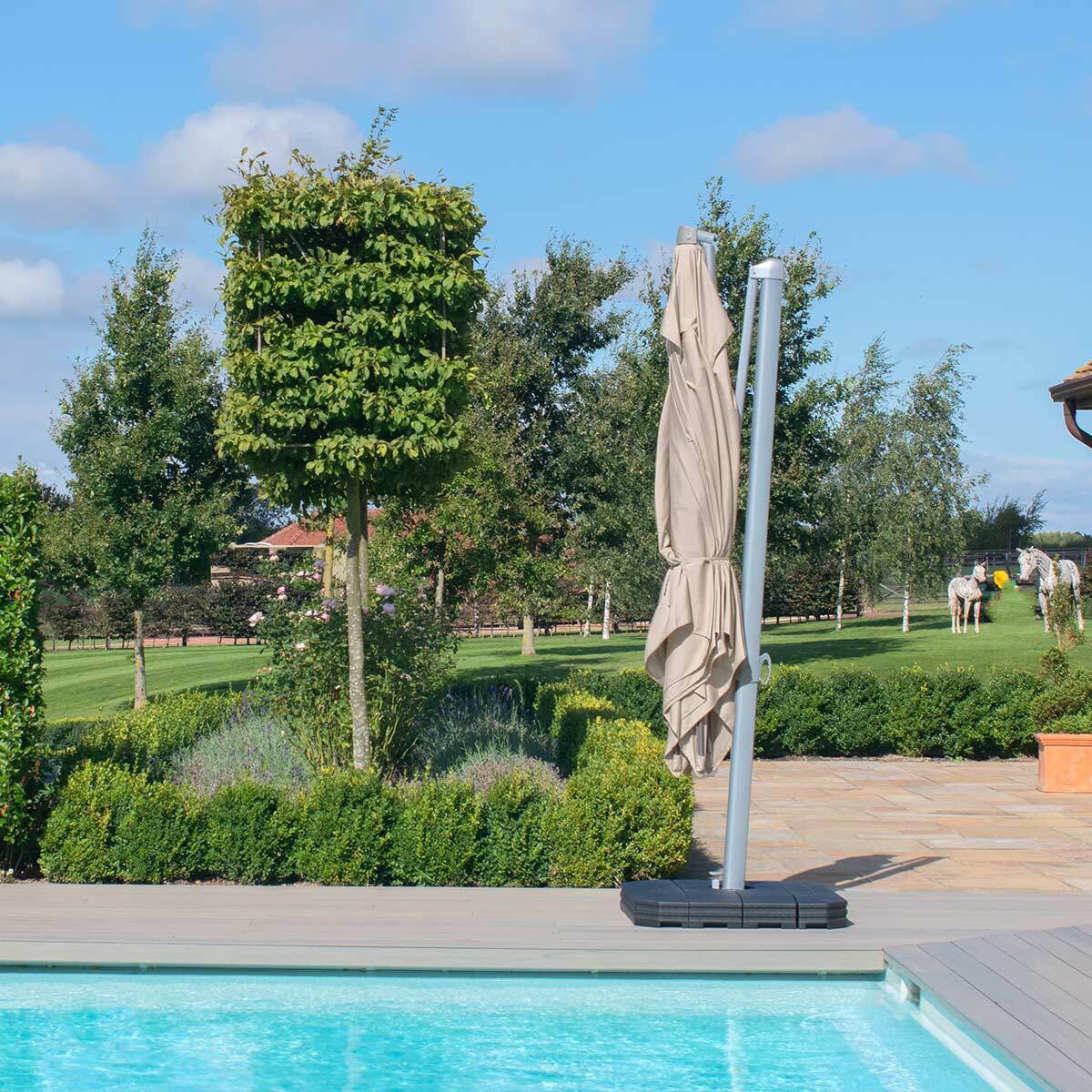 Homeflair - Zeus 3.5m Round Rotating Cantilever Parasol - Image 4