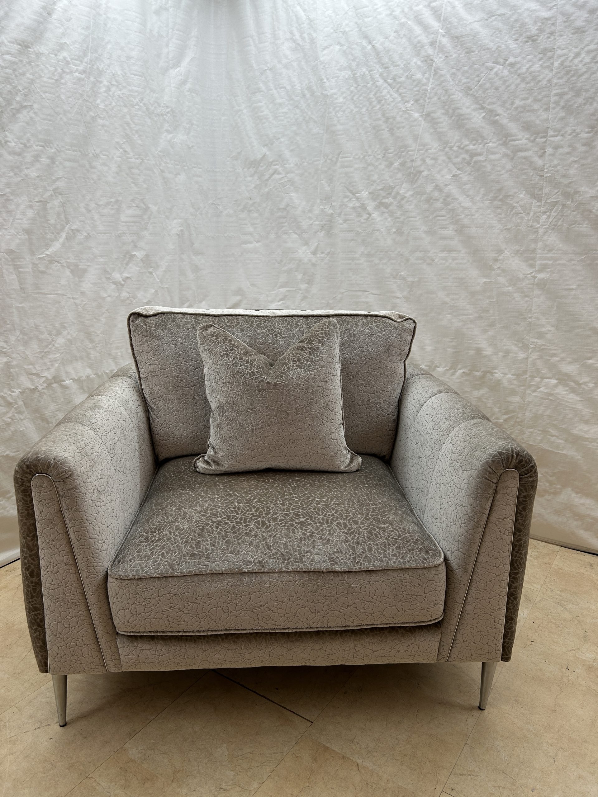 Ex-Display Harlow Love Chair - Image 4