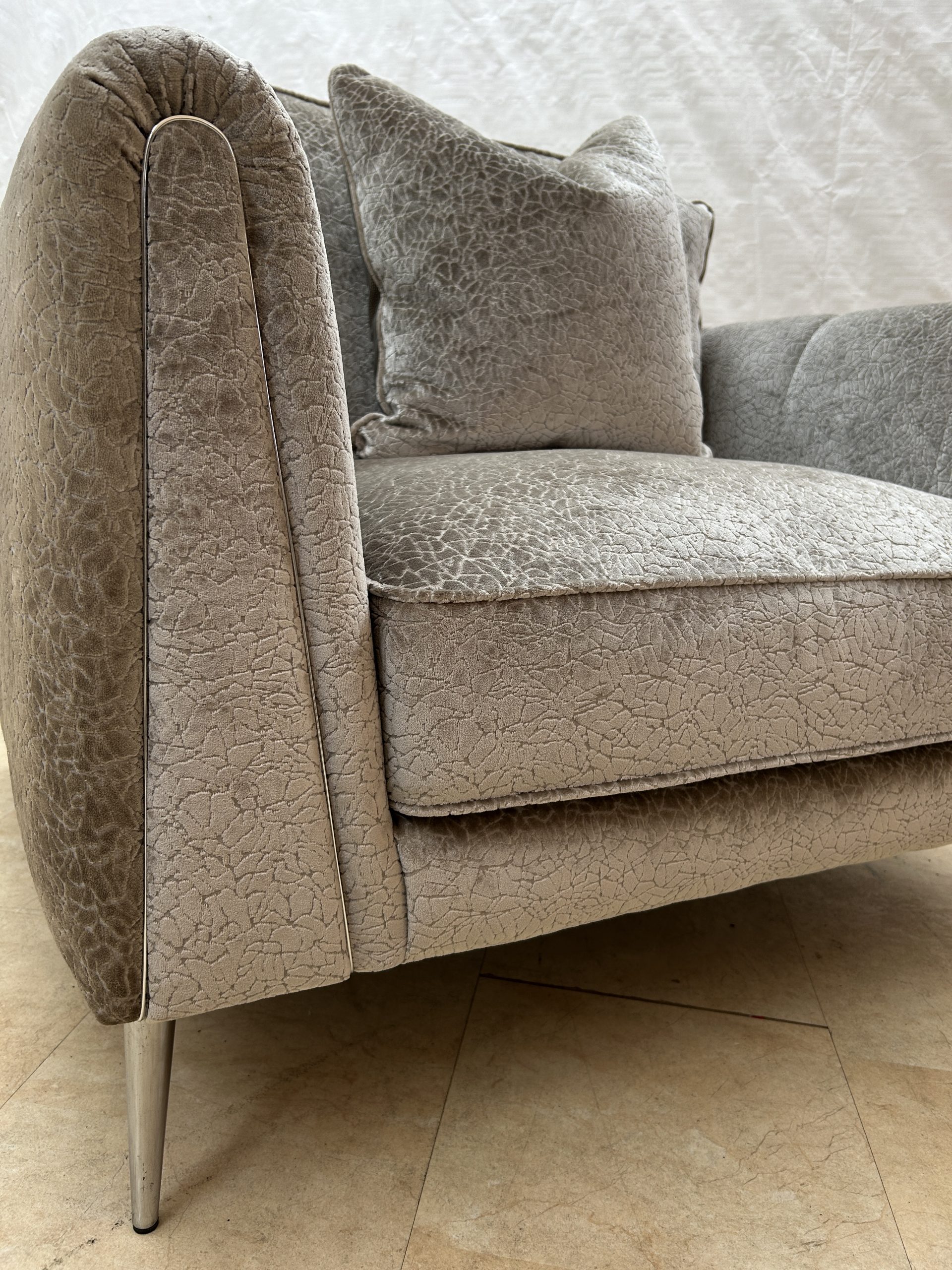 Ex-Display Harlow Love Chair - Image 3