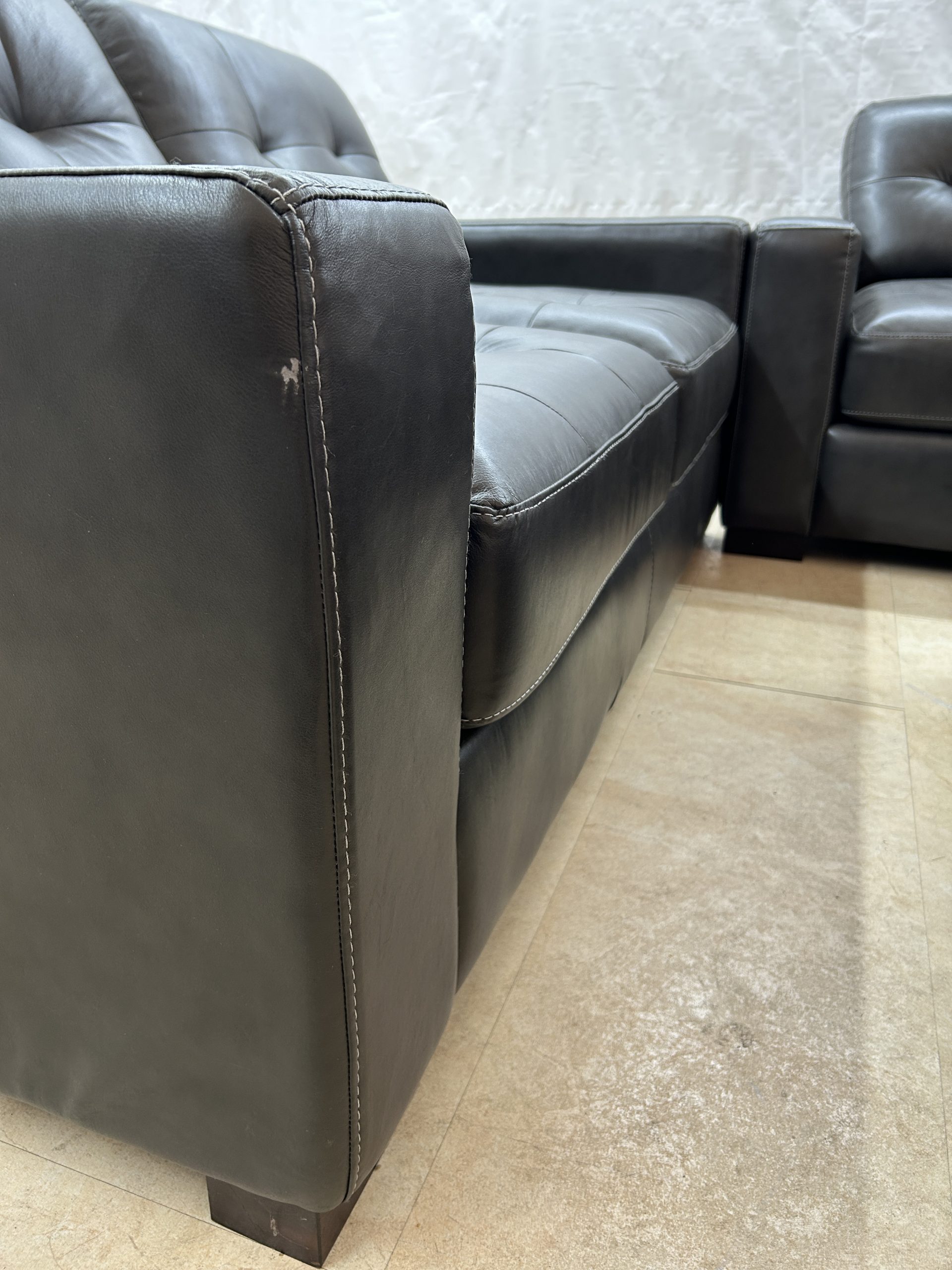 Ex-Display Alaska Black Leather 2+2 Seater Sofa Set - Image 3