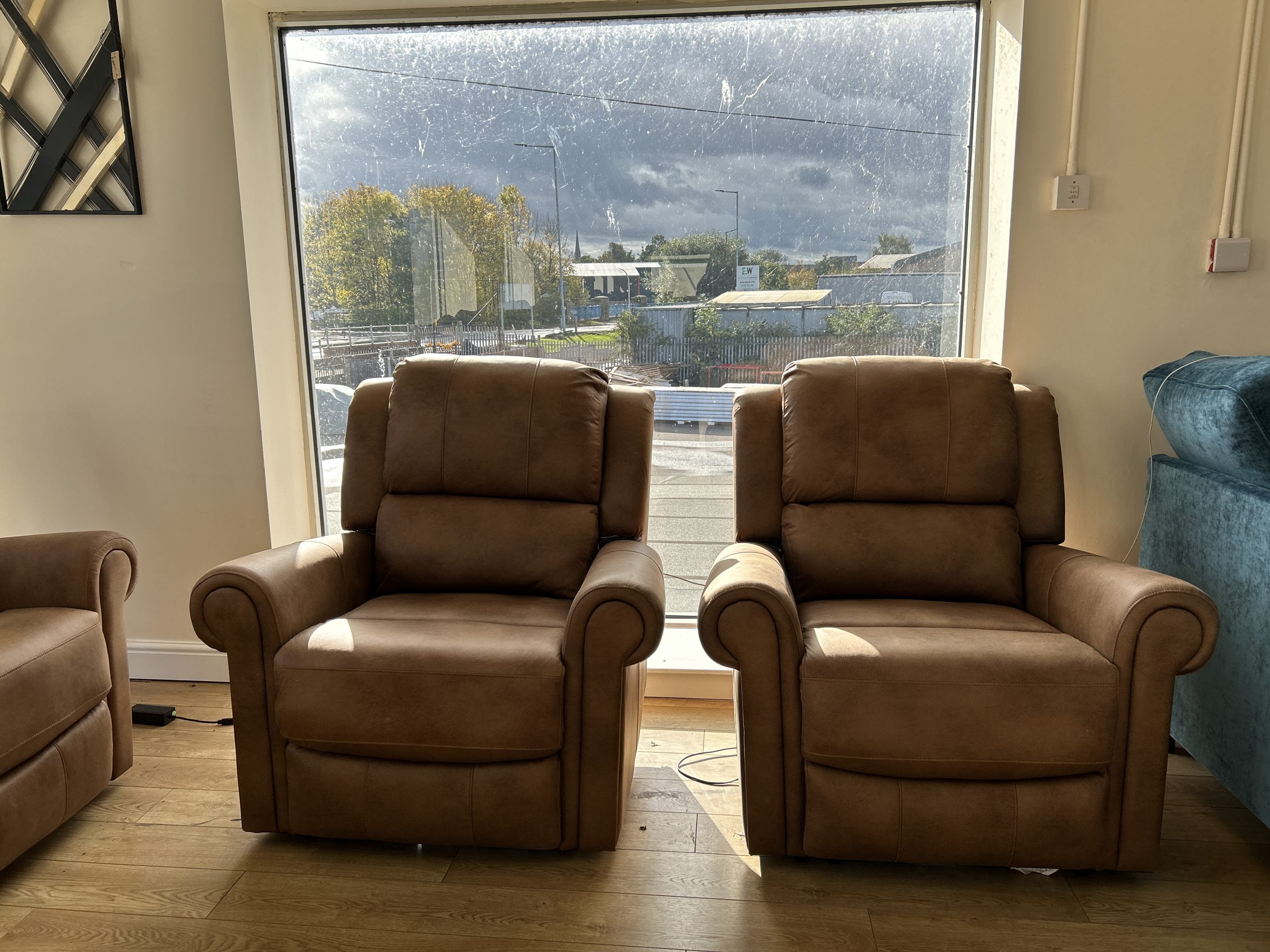 Ex-Display Aylsham Electric Recliners Brown Leather 3 seater + 2 Chair Sofa Set - Image 4