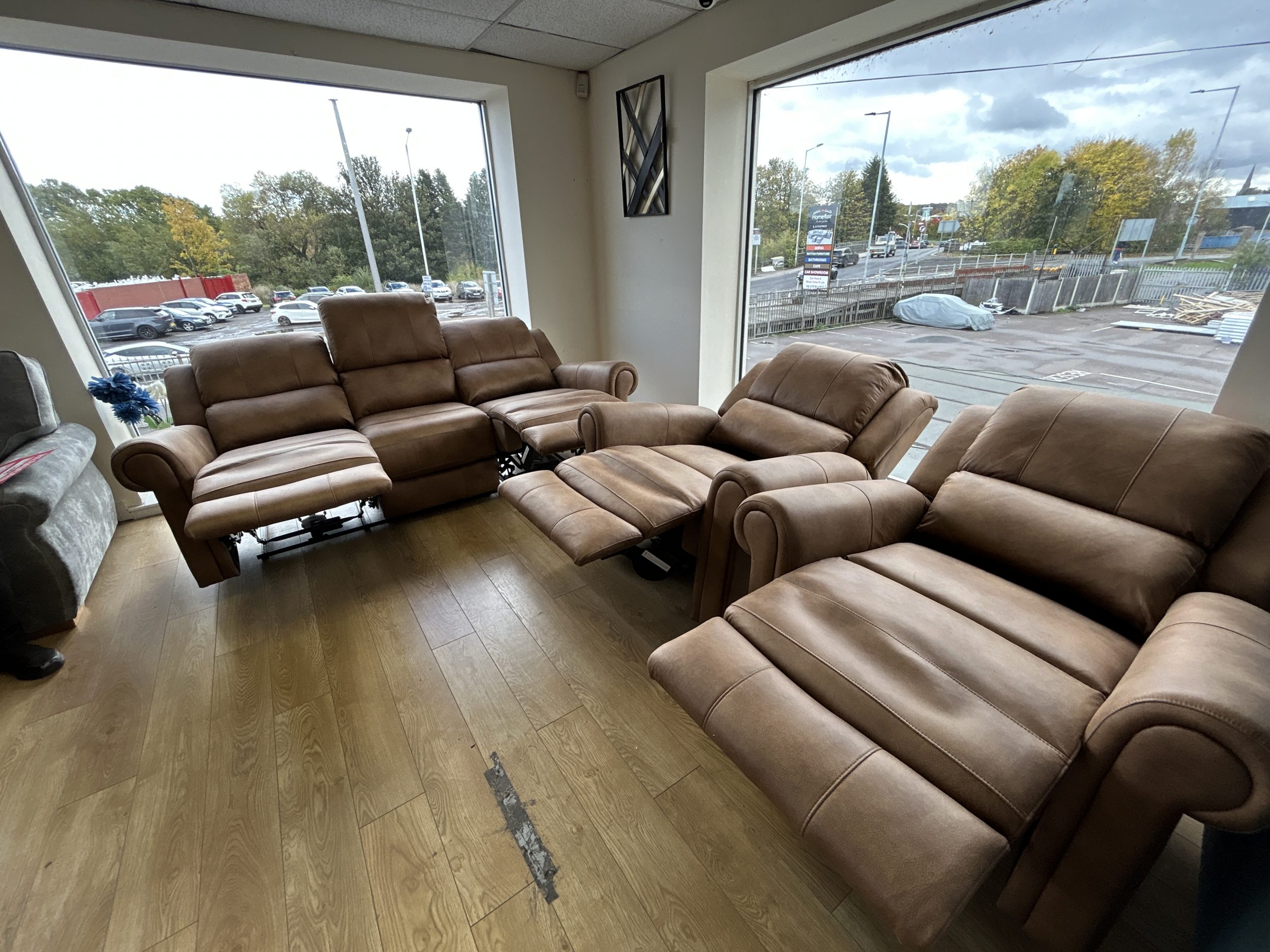 Ex-Display Aylsham Electric Recliners Brown Leather 3 seater + 2 Chair Sofa Set - Image 7