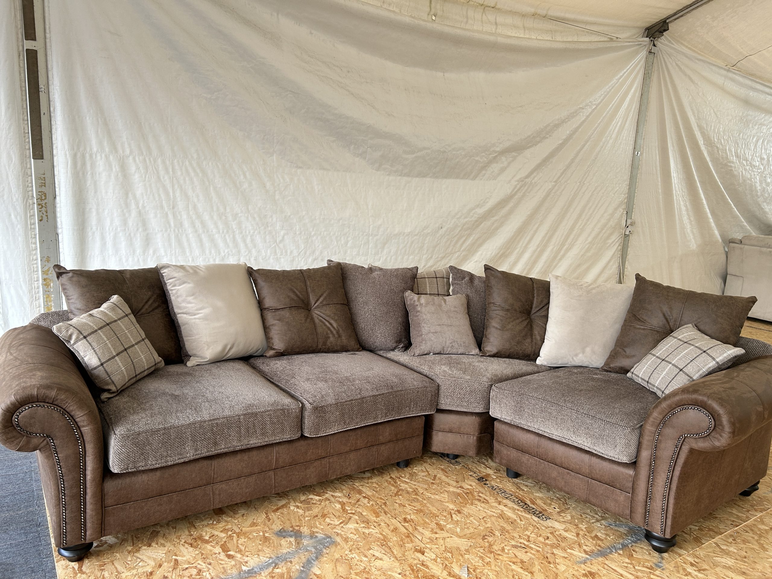 Ex-Display Marshal brown Corner Designer - Image 3